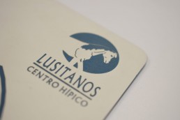 detalhe da gravacao em plastico gravoplay azul