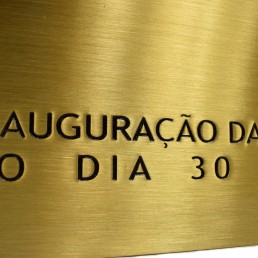 placa de inauguracao em latao