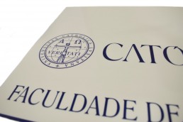 placa de sinaletica de impressao em plastico catolica